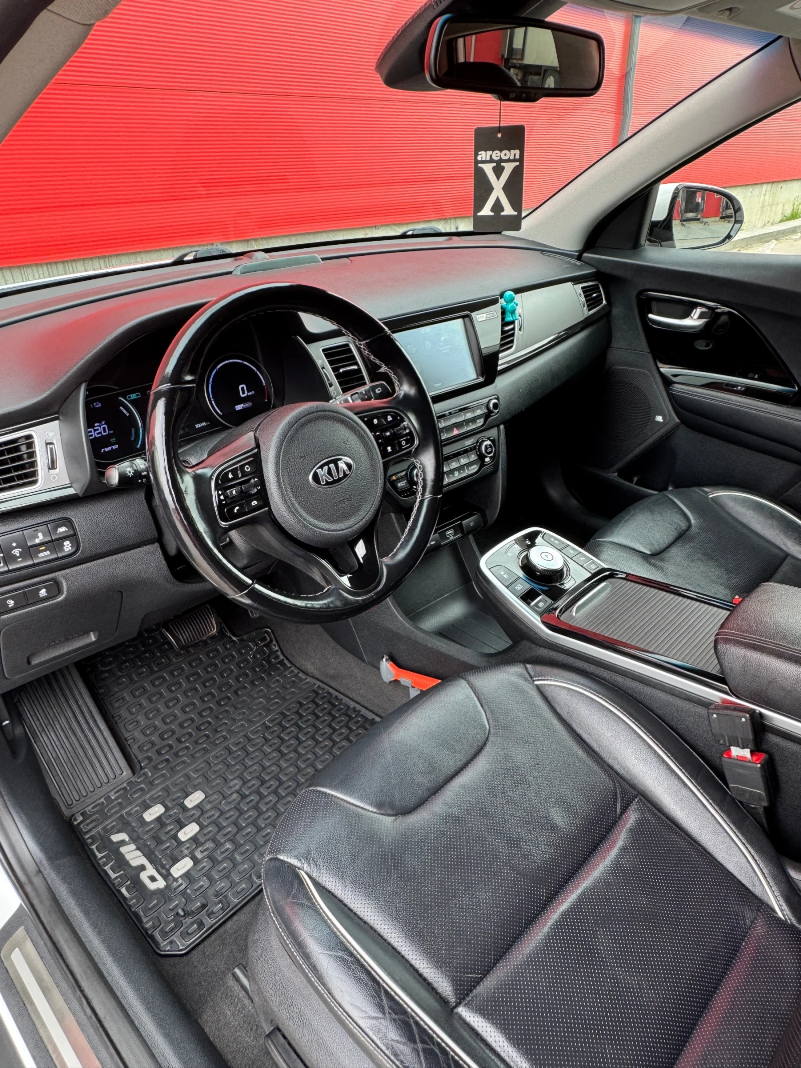 Kia Niro 64kwh SOH 100%, снимка 9 - Автомобили и джипове - 54487208