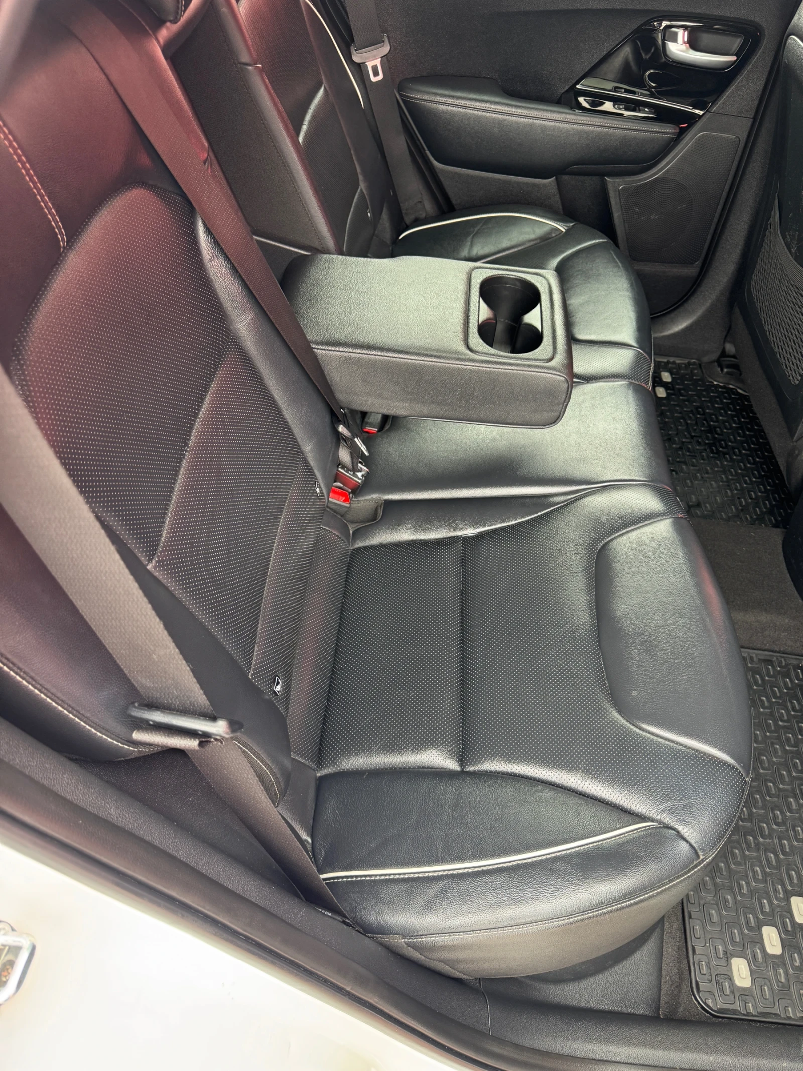 Kia Niro 64kwh SOH 100%, снимка 13 - Автомобили и джипове - 54487208