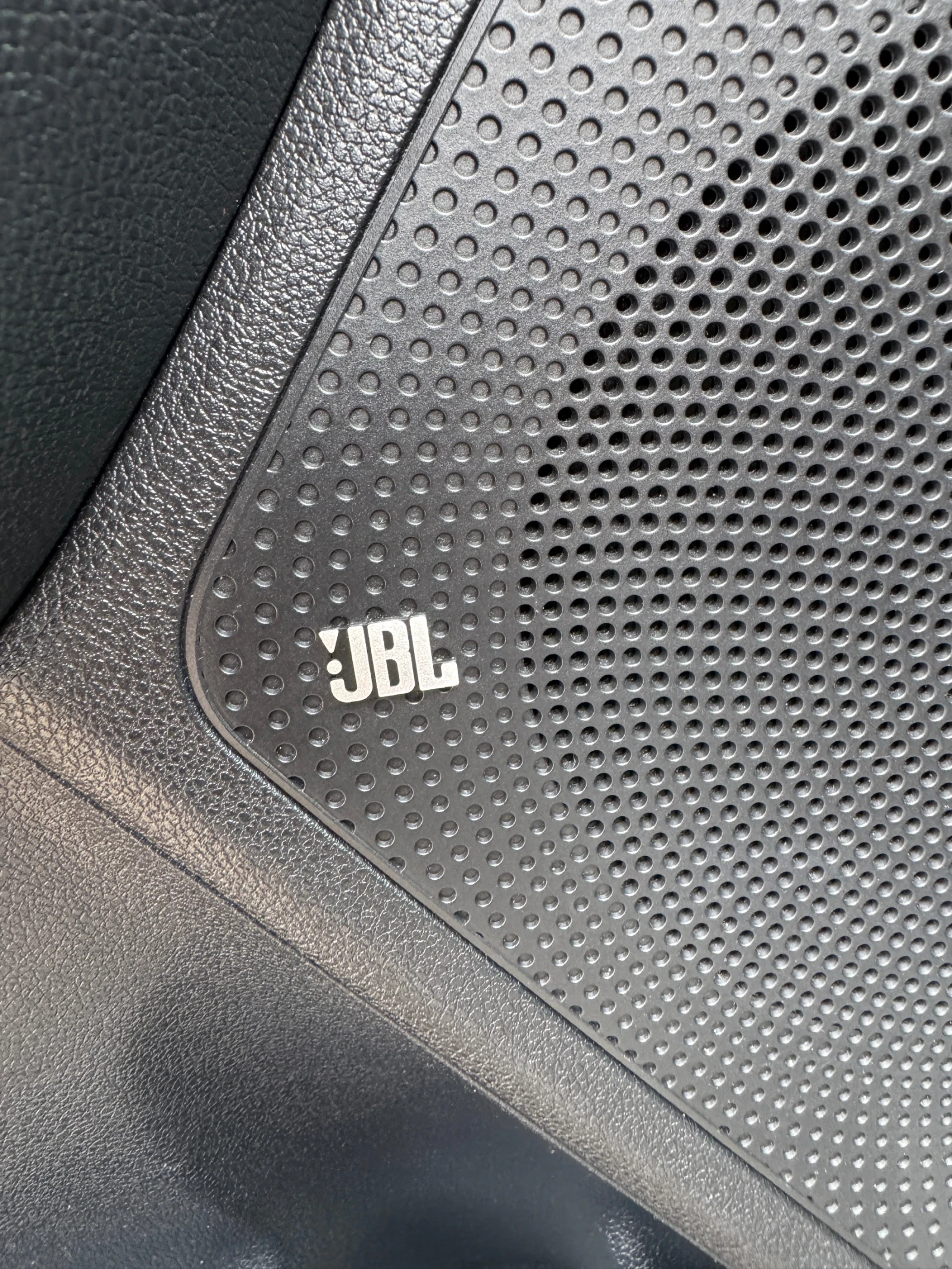 Kia Niro 64kwh SOH 100%, снимка 17 - Автомобили и джипове - 54487208