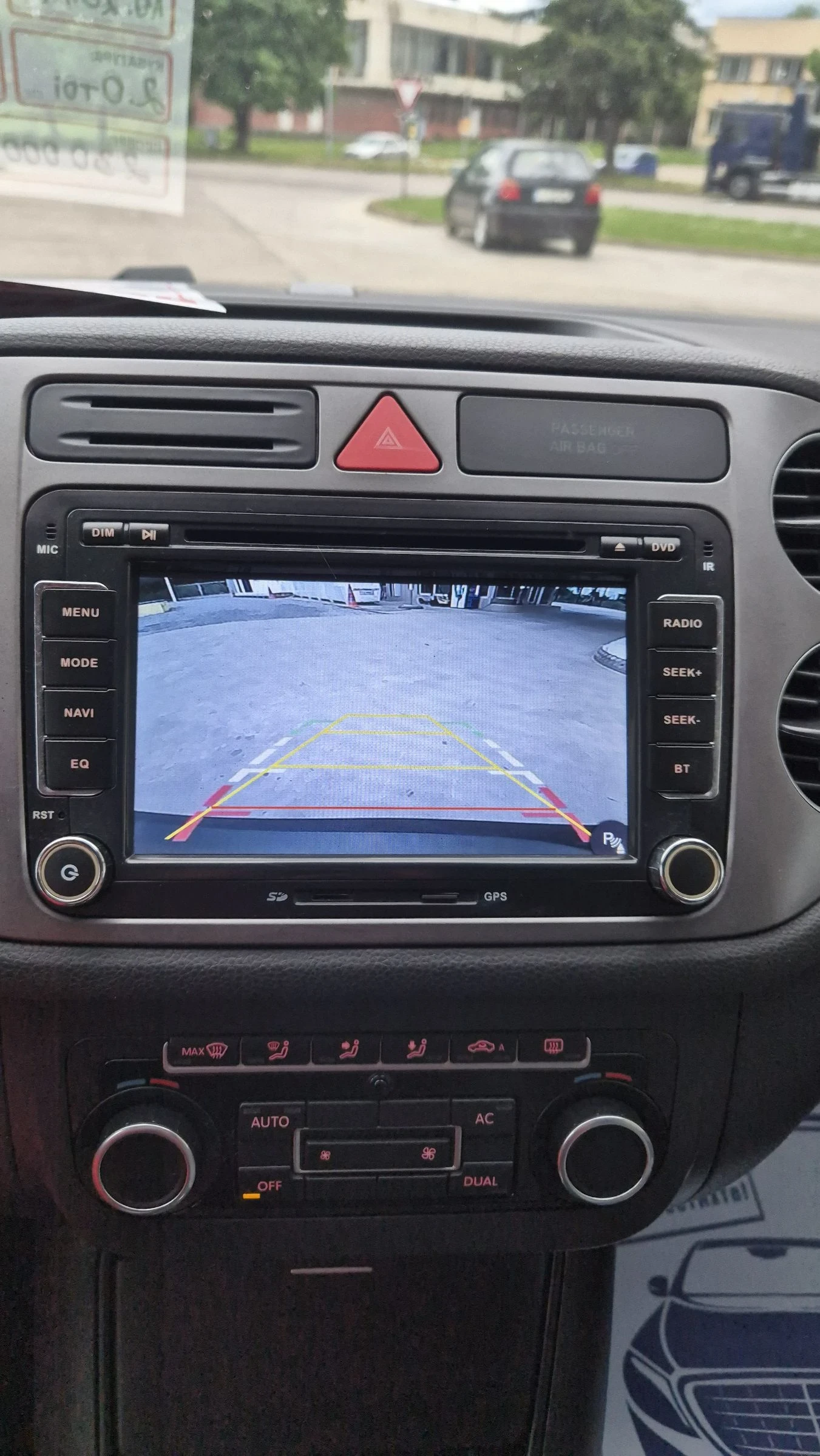 VW Tiguan 2.0TDI 14OК.С* АВТОМАТ* НАВИ* 4MOTION* ИТАЛИЯ, снимка 14 - Автомобили и джипове - 54635526
