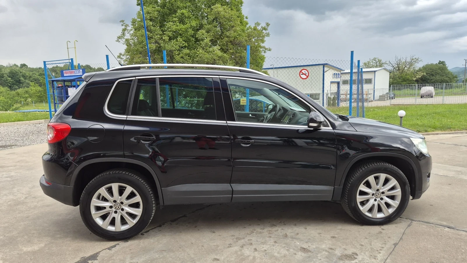 VW Tiguan 2.0TDI 14OК.С* АВТОМАТ* НАВИ* 4MOTION* ИТАЛИЯ, снимка 10 - Автомобили и джипове - 54635526