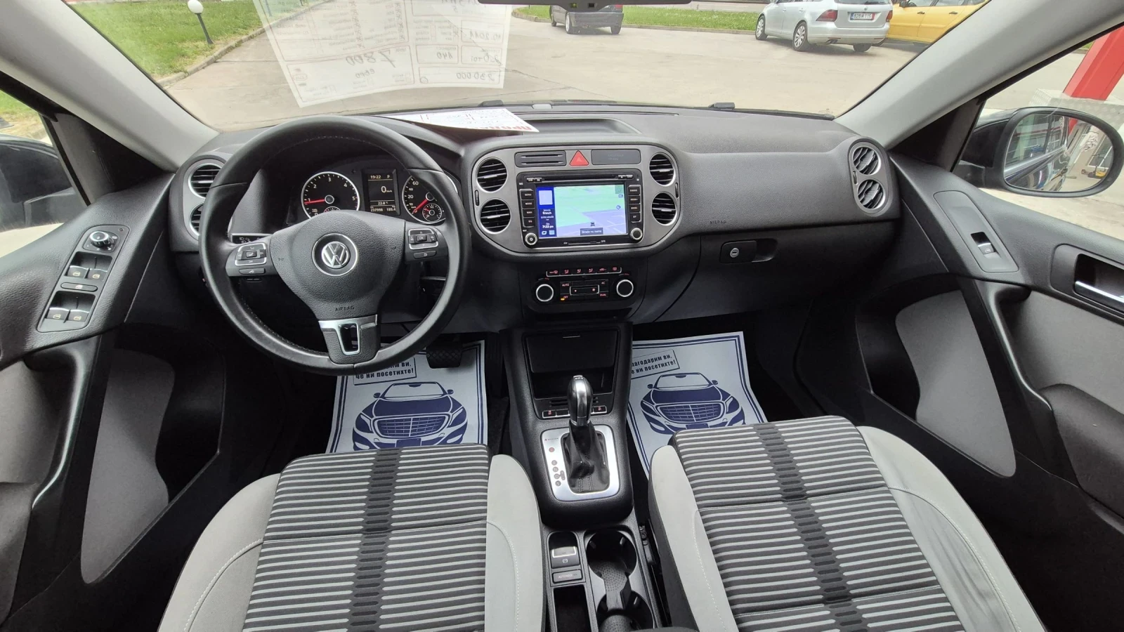 VW Tiguan 2.0TDI 14OК.С* АВТОМАТ* НАВИ* 4MOTION* ИТАЛИЯ, снимка 12 - Автомобили и джипове - 54635526