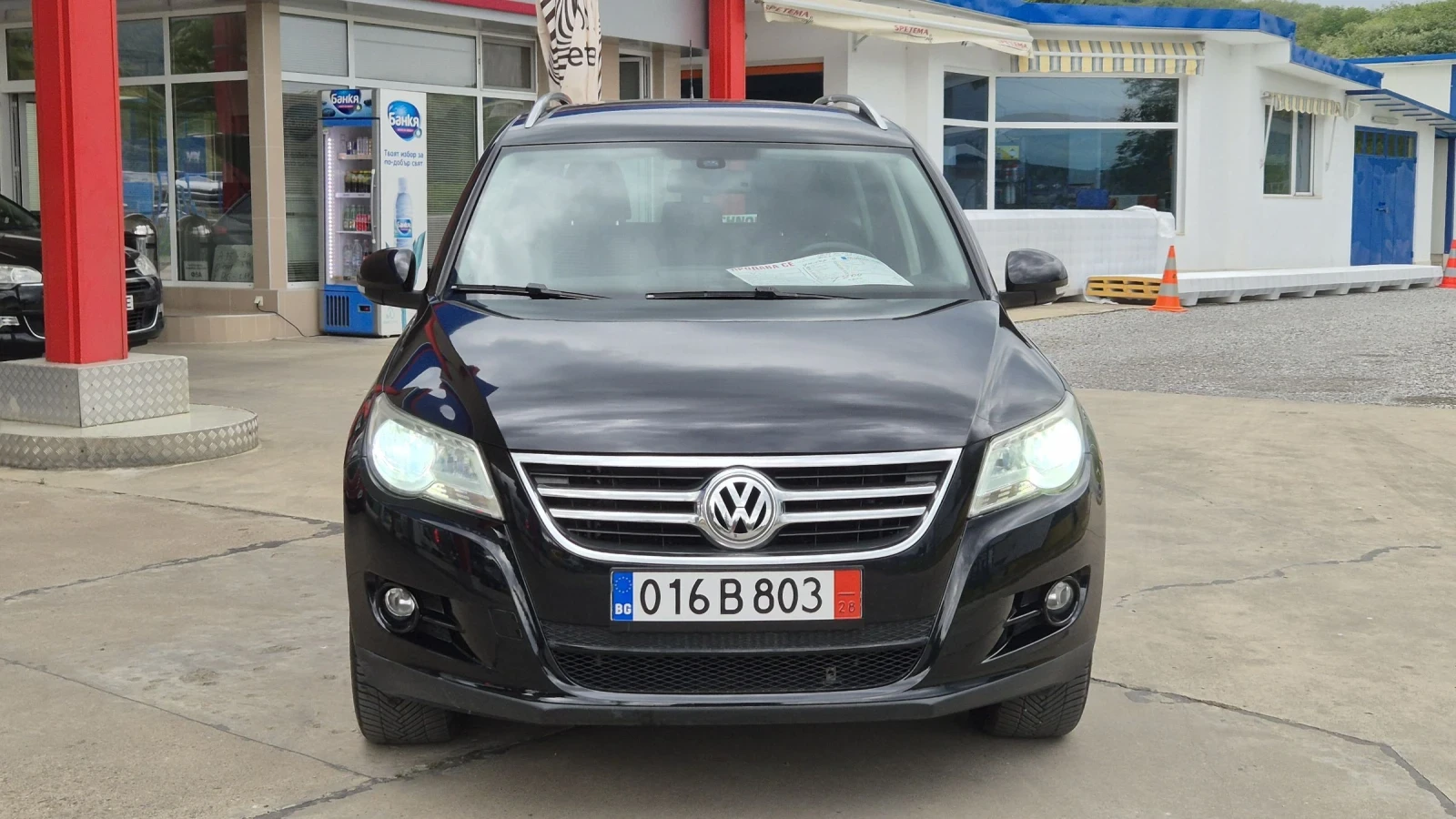 VW Tiguan 2.0TDI 14OК.С* АВТОМАТ* НАВИ* 4MOTION* ИТАЛИЯ, снимка 8 - Автомобили и джипове - 54635526