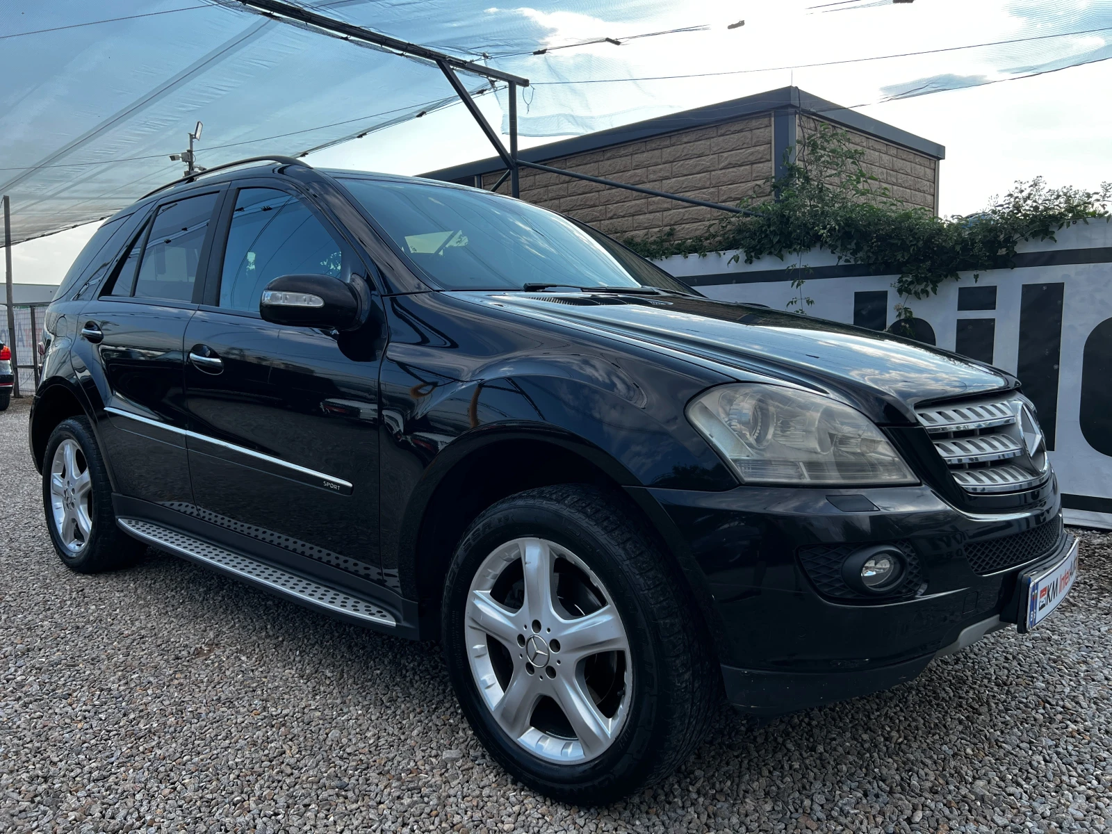 Mercedes-Benz ML 320 CDI 4-MATIC/SPORT/NAVI/AIRMATIC, снимка 3 - Автомобили и джипове - 55326720