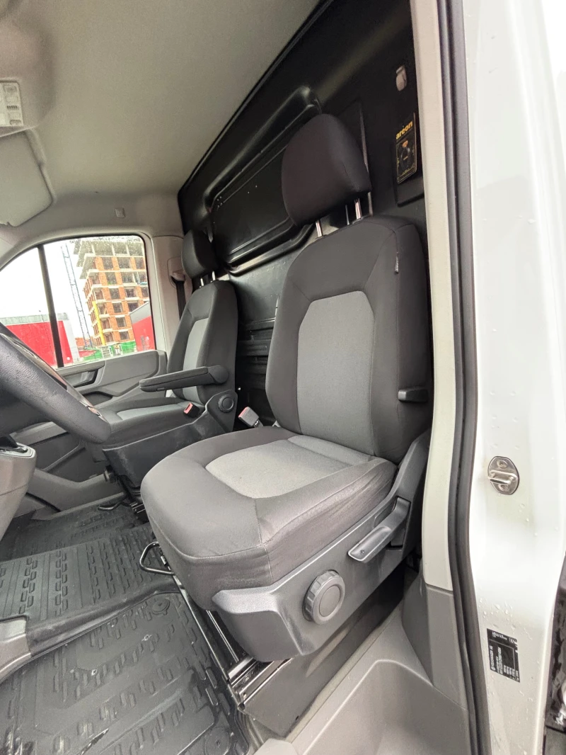 VW Crafter Автомат 2.0 177кс, снимка 8 - Бусове и автобуси - 53122261