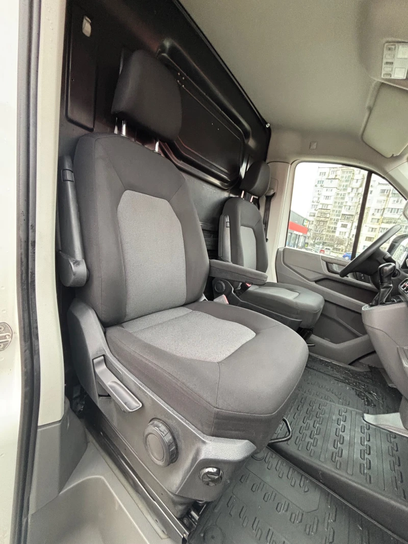 VW Crafter Автомат 2.0 177кс, снимка 9 - Бусове и автобуси - 53122261
