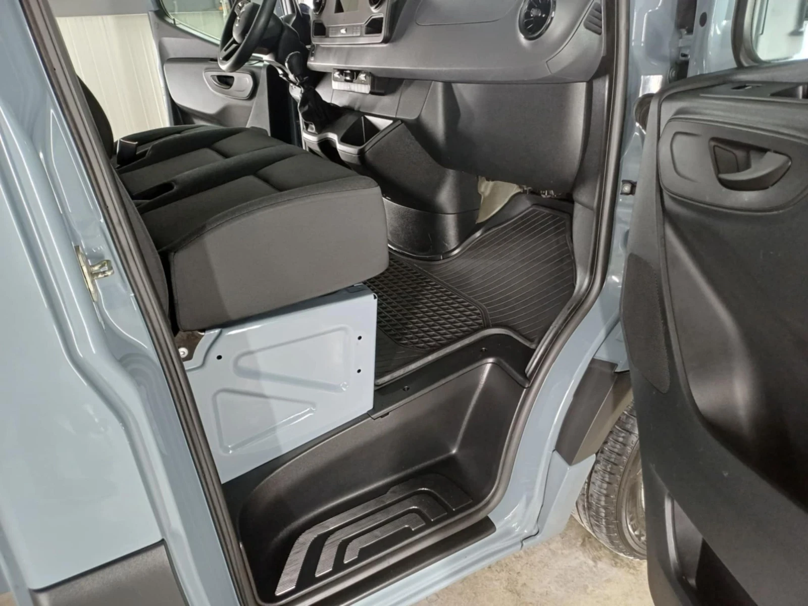 Mercedes-Benz Sprinter Наличен в България  - изображение 6