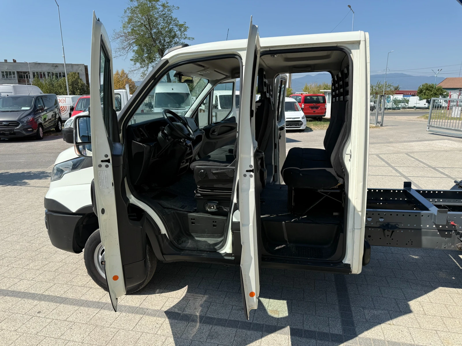 Iveco Daily 35-130 до 3.5т. 7-местен Клима 3.20м. Euro 5 , снимка 17 - Бусове и автобуси - 55542314