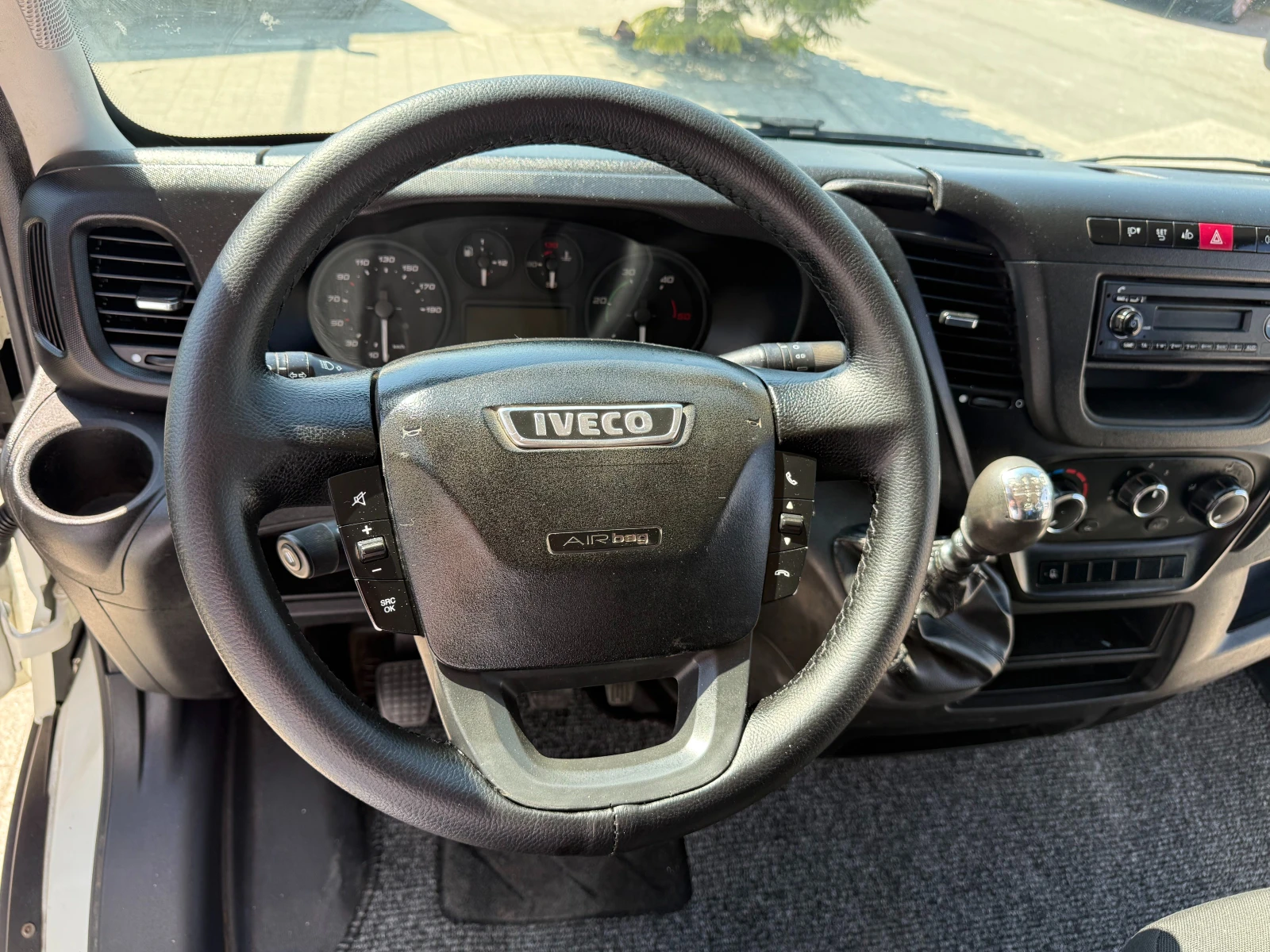 Iveco Daily 35-130 до 3.5т. 7-местен Клима 3.20м. Euro 5 , снимка 15 - Бусове и автобуси - 55542314