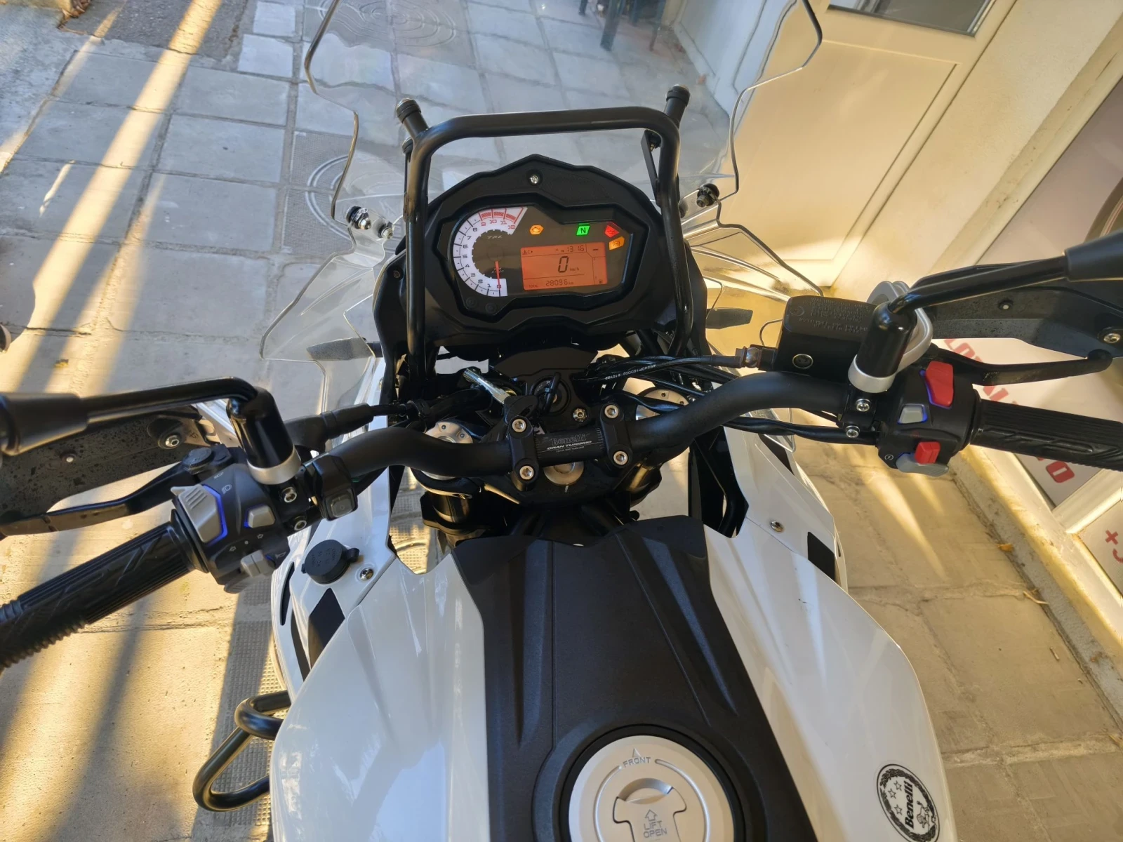 Benelli TRK 502, снимка 6 - Мотоциклети и мототехника - 56075795
