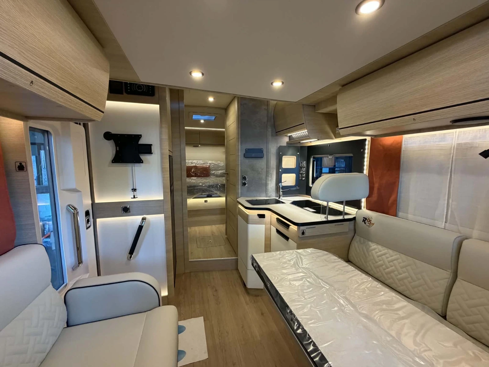 Кемпер Rapido 696F 2027 AT8 Optimum Line LifePo4 Solar , снимка 4 - Каравани и кемпери - 56155466