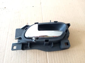 Дръжка врата задна лява вътрешна Пежо 407 (к)