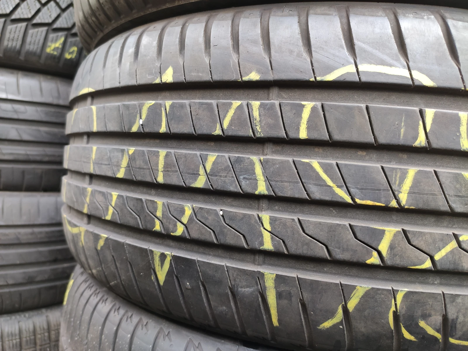 Гуми Летни 225/45R18, снимка 5 - Гуми и джанти - 53981576
