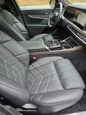BMW i7 xDrive60, 4x4, HUD, Theater, 360, Massage, снимка 12