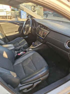 Toyota Auris, снимка 6