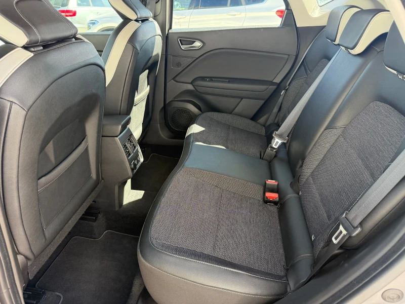 Renault Captur 1.5dci * Avtom* Digital* NOVA* , снимка 8 - Автомобили и джипове - 43191782