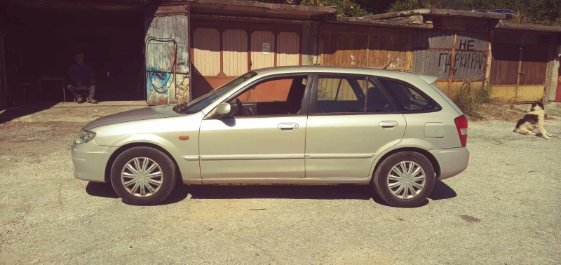 Mazda 323 F, снимка 4 - Автомобили и джипове - 46966157