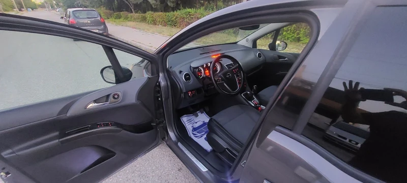 Opel Meriva, снимка 10 - Автомобили и джипове - 51937951