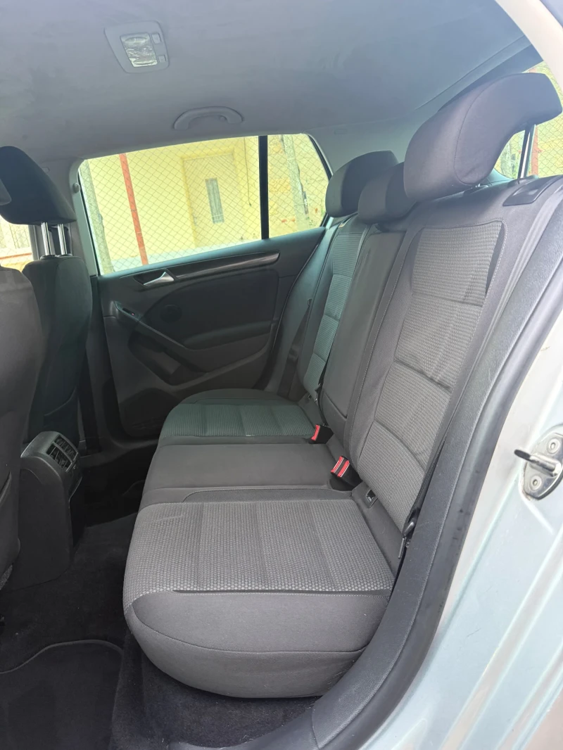 VW Golf 1.6TDI BlueMotion Comfortline, снимка 8 - Автомобили и джипове - 52630066