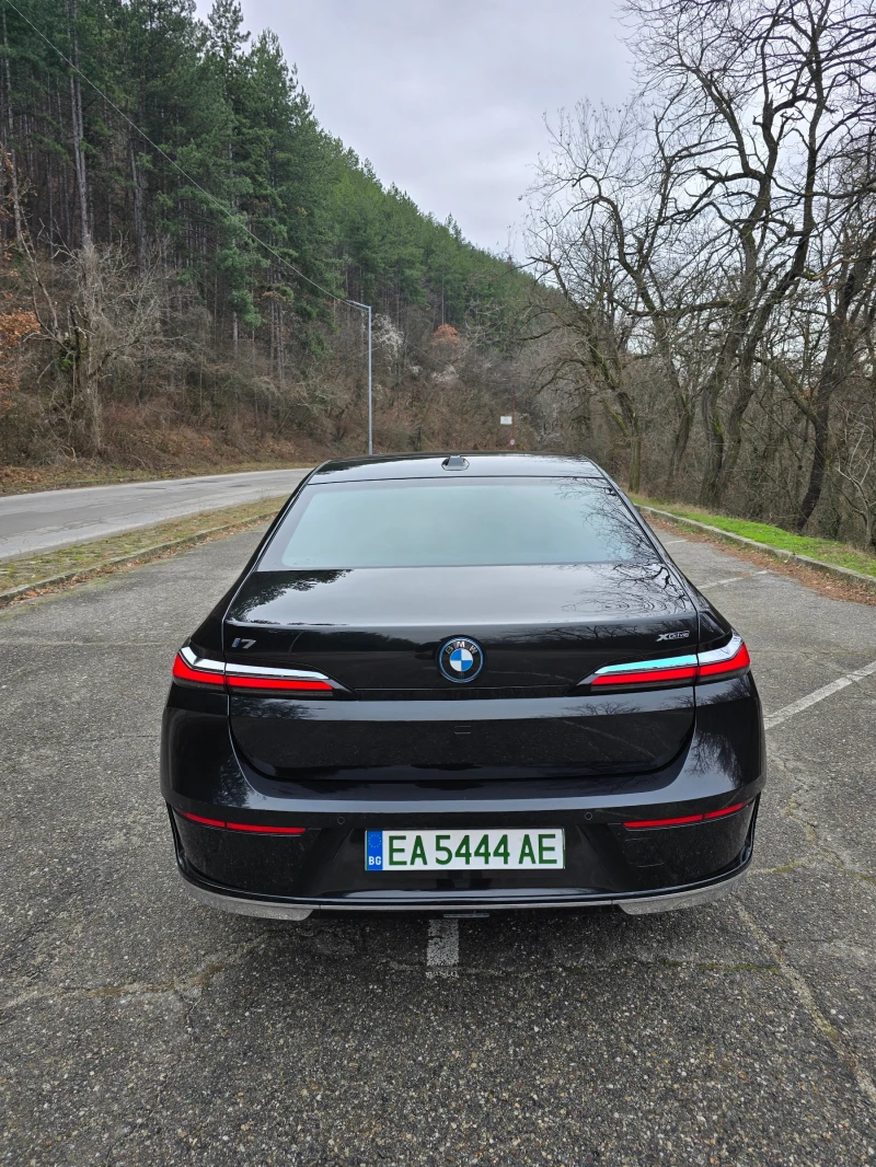BMW i7 xDrive60, 4x4, HUD, Theater, 360, снимка 6 - Автомобили и джипове - 53176696