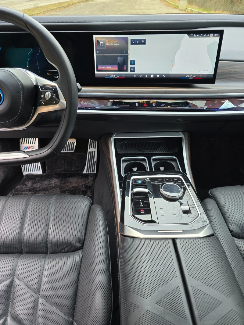BMW i7 xDrive60, 4x4, HUD, Theater, 360, снимка 13 - Автомобили и джипове - 53176696