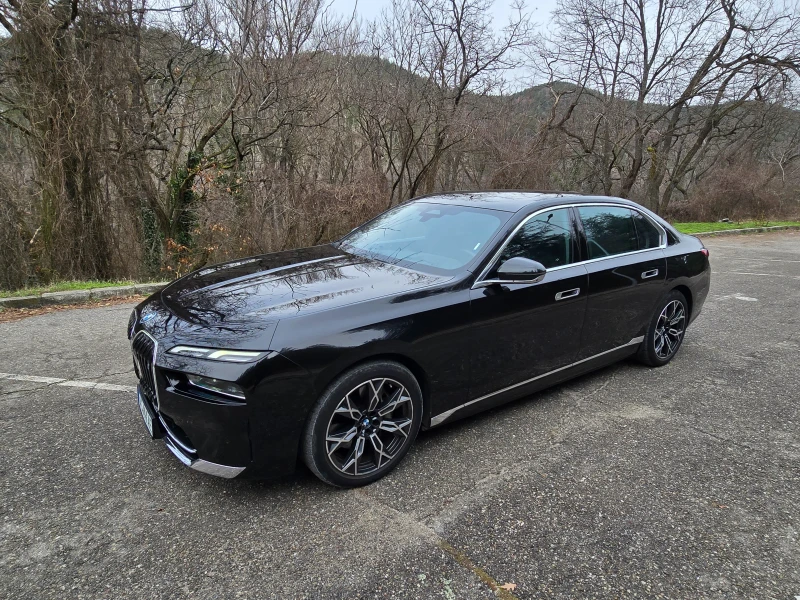 BMW i7 xDrive60, 4x4, HUD, Theater, 360, снимка 9 - Автомобили и джипове - 53176696