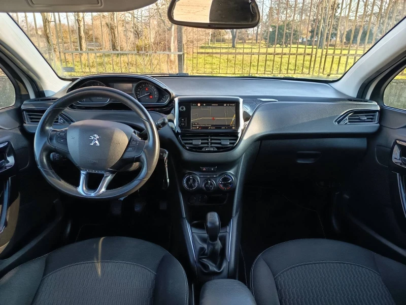 Peugeot 208 1.6 HDI, снимка 5 - Автомобили и джипове - 53181930