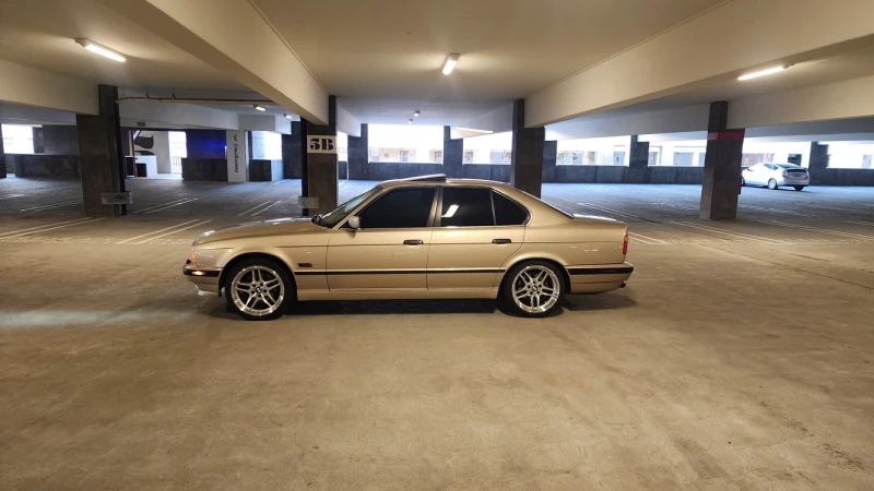 BMW 525  С РЕГИСТРАЦИЯ & АВТО КРЕДИТ , снимка 3 - Автомобили и джипове - 53394047