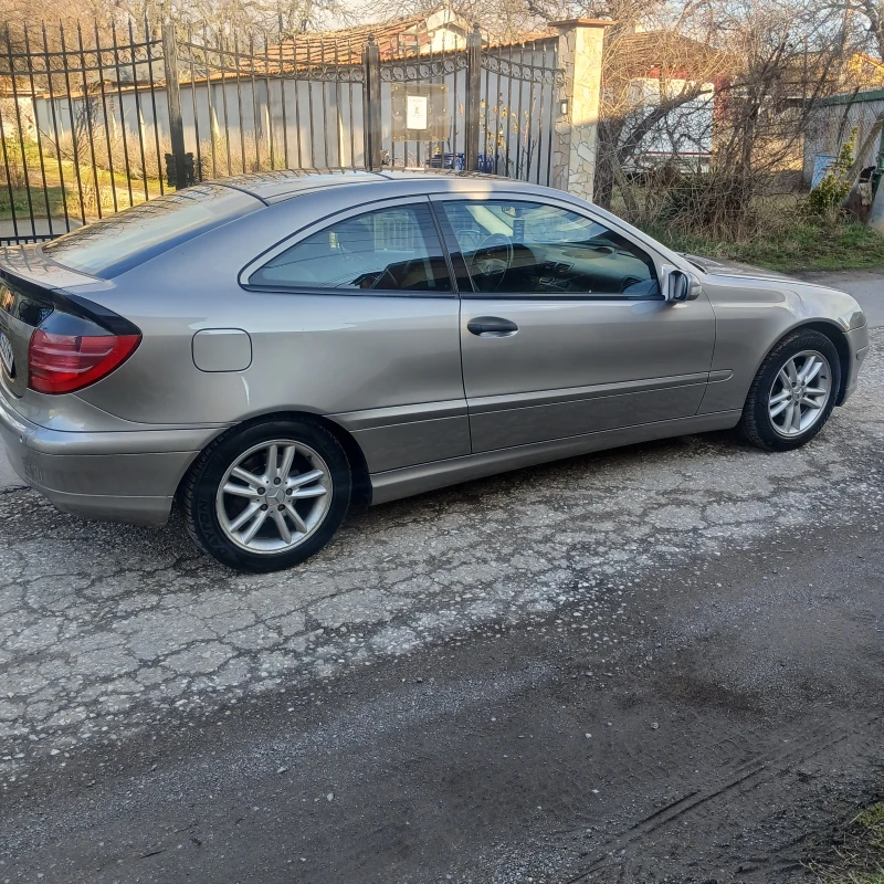 Mercedes-Benz C 220 АВТОМАТИК , снимка 4 - Автомобили и джипове - 53474577