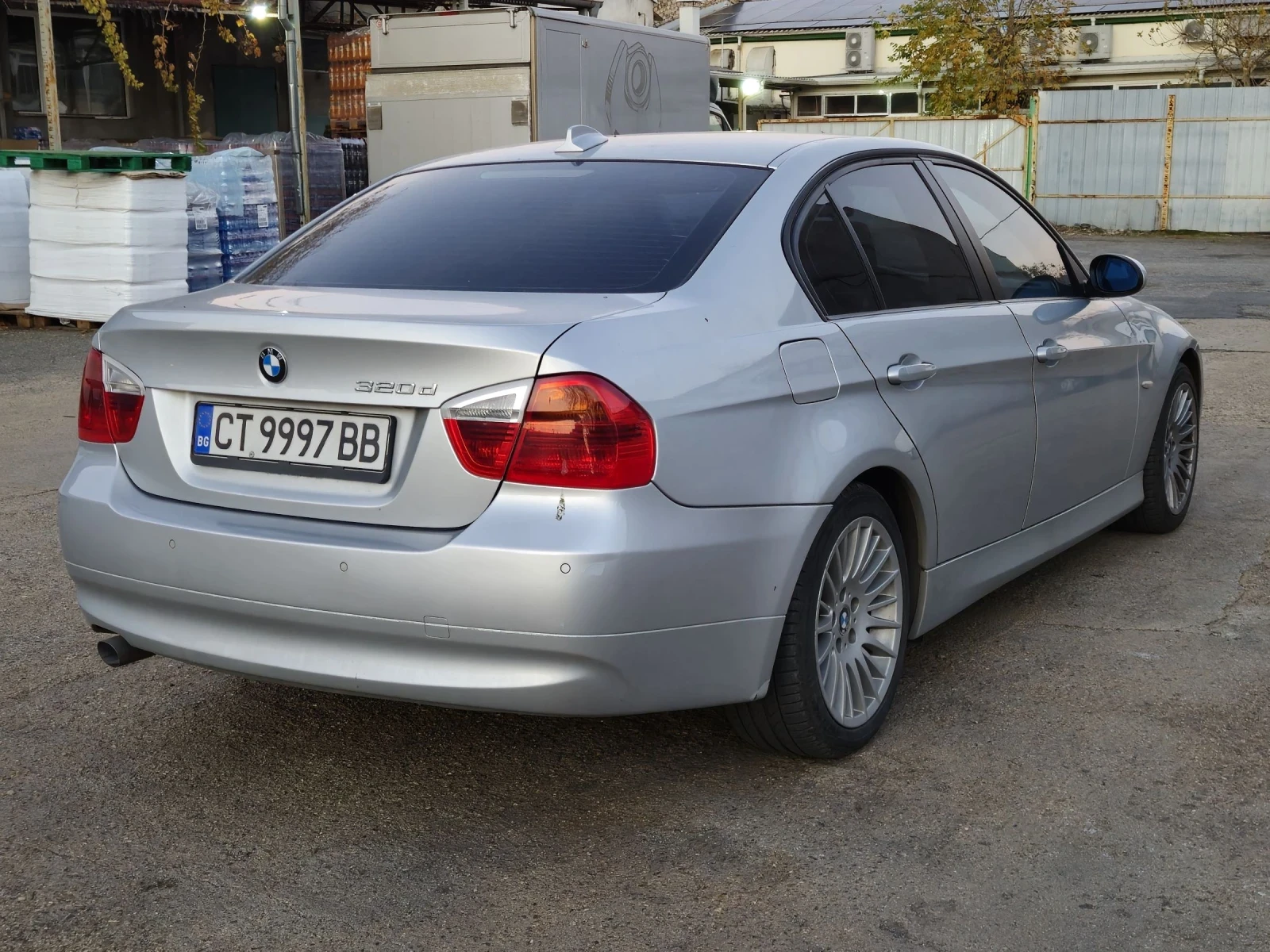 BMW 320  - изображение 5