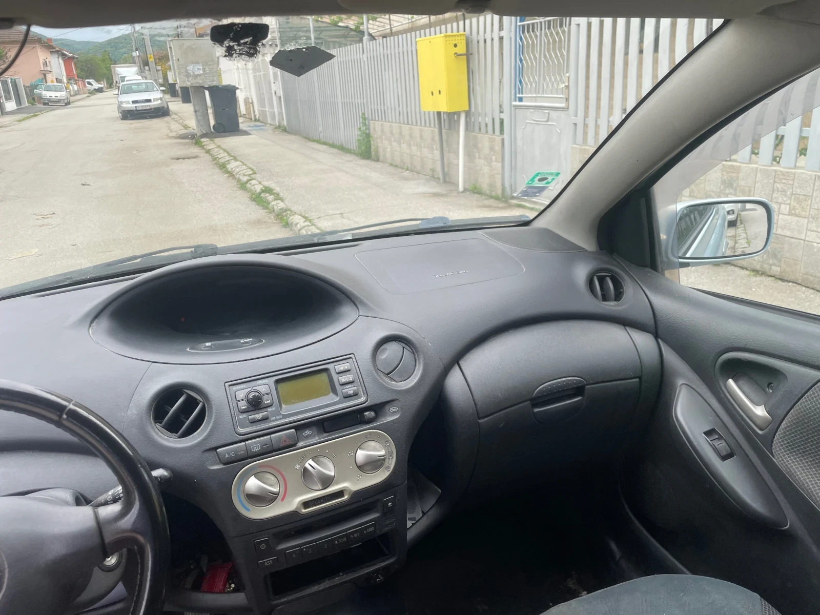 Toyota Yaris  - изображение 5