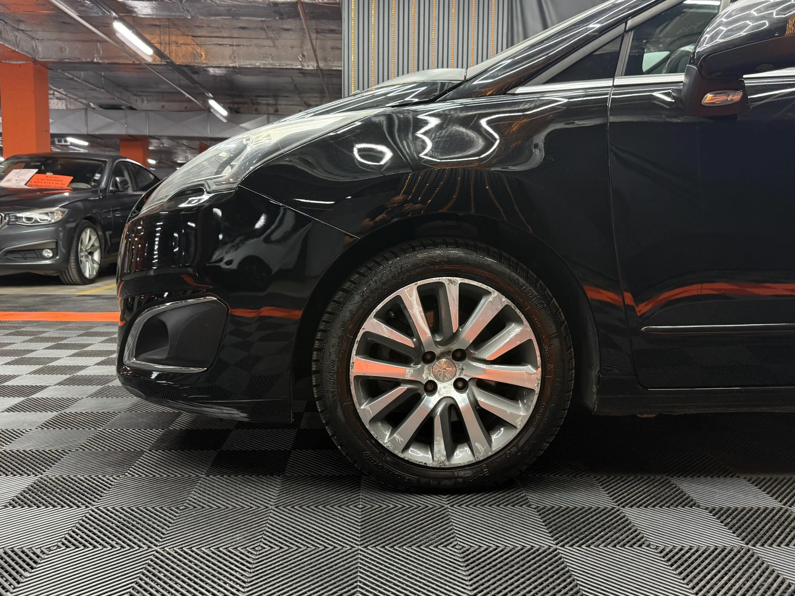 Peugeot 5008 2.0D 163 к.с. Автомат Facelift/ГАРАНЦИЯ/БАРТЕР/, снимка 6 - Автомобили и джипове - 50471686