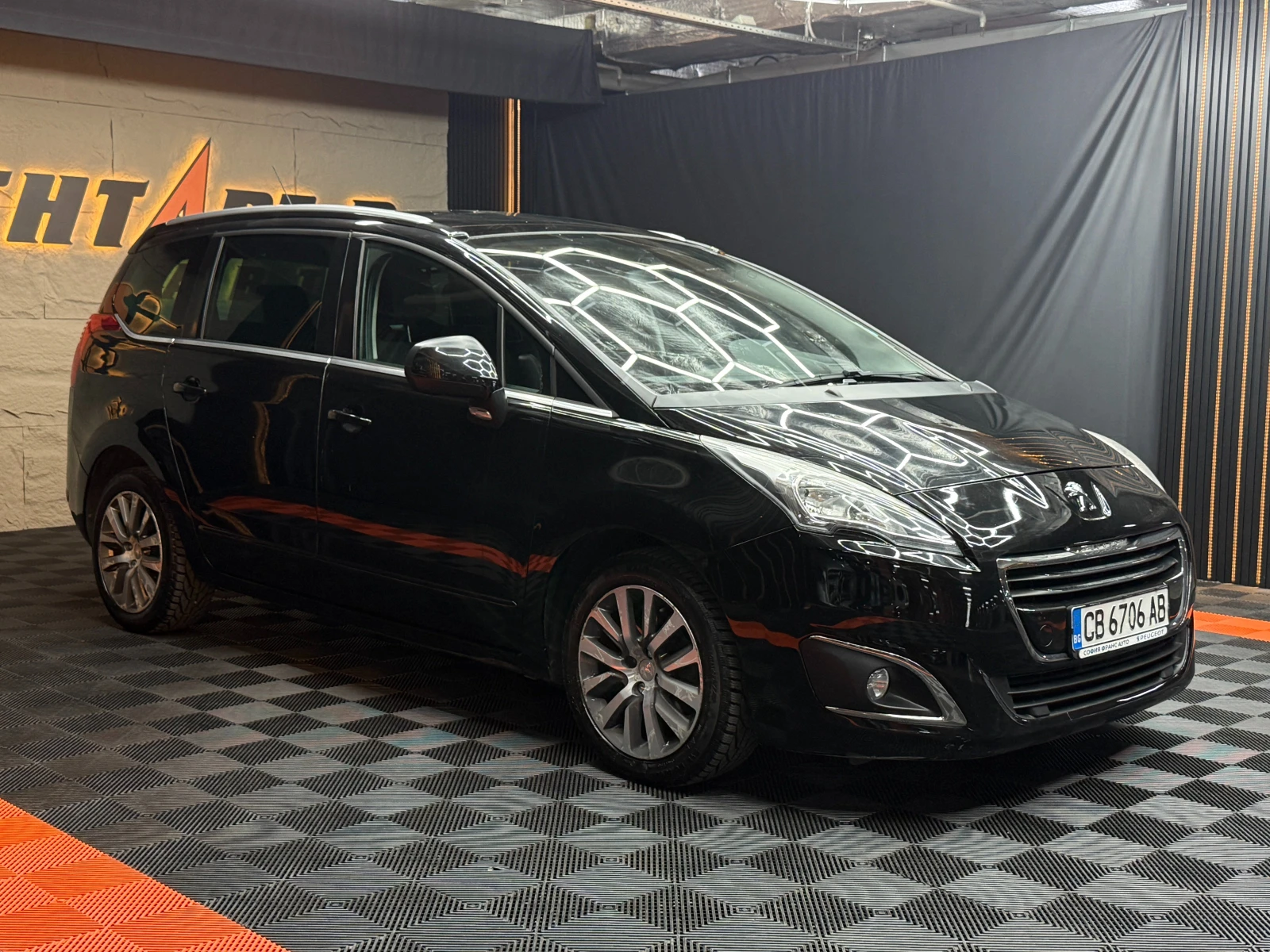 Peugeot 5008 2.0D 163 к.с. Автомат Facelift/ГАРАНЦИЯ/БАРТЕР/, снимка 3 - Автомобили и джипове - 50471686