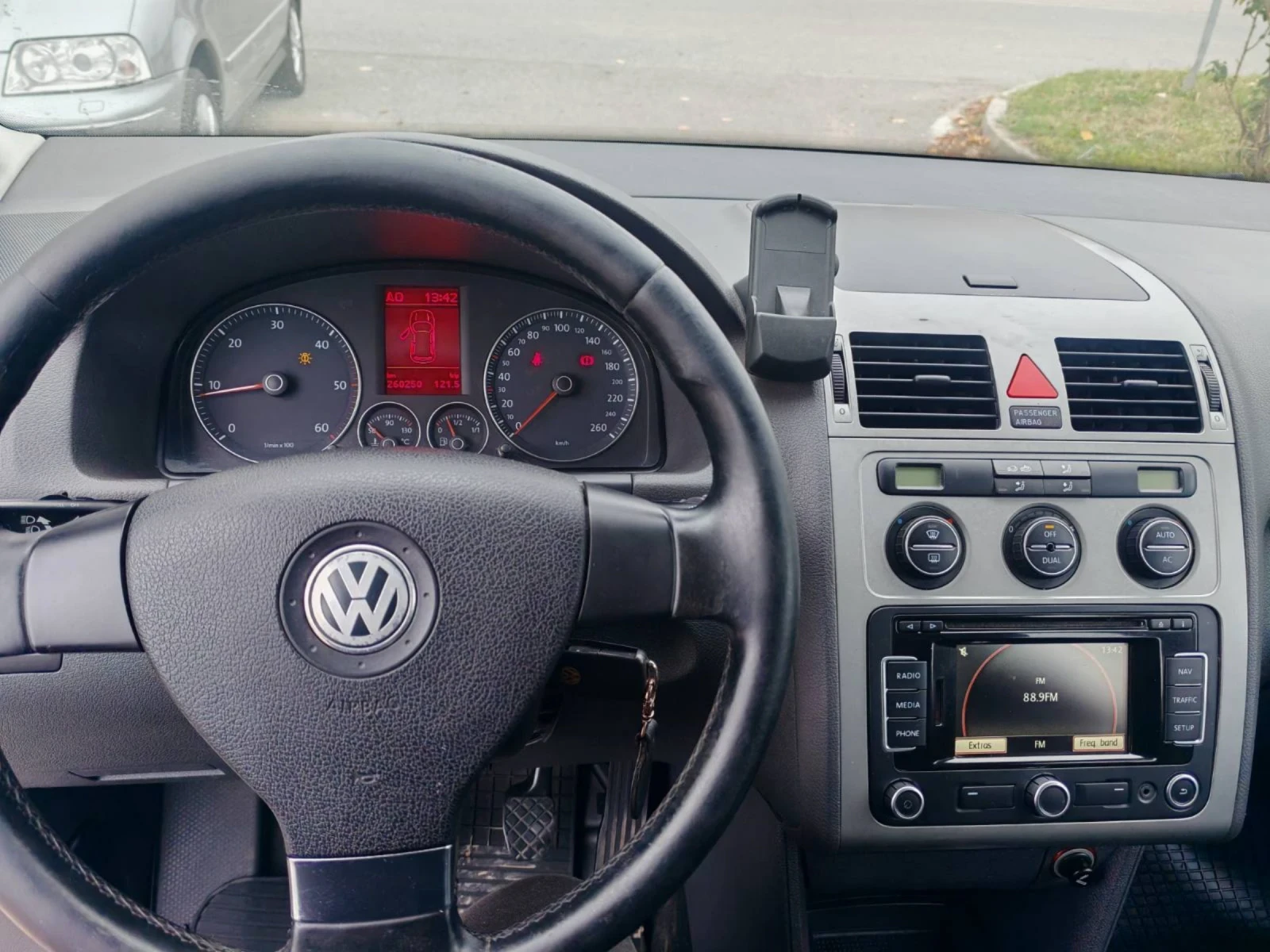 VW Touran 1.9 TDI - 7  | Mobile.bg   13