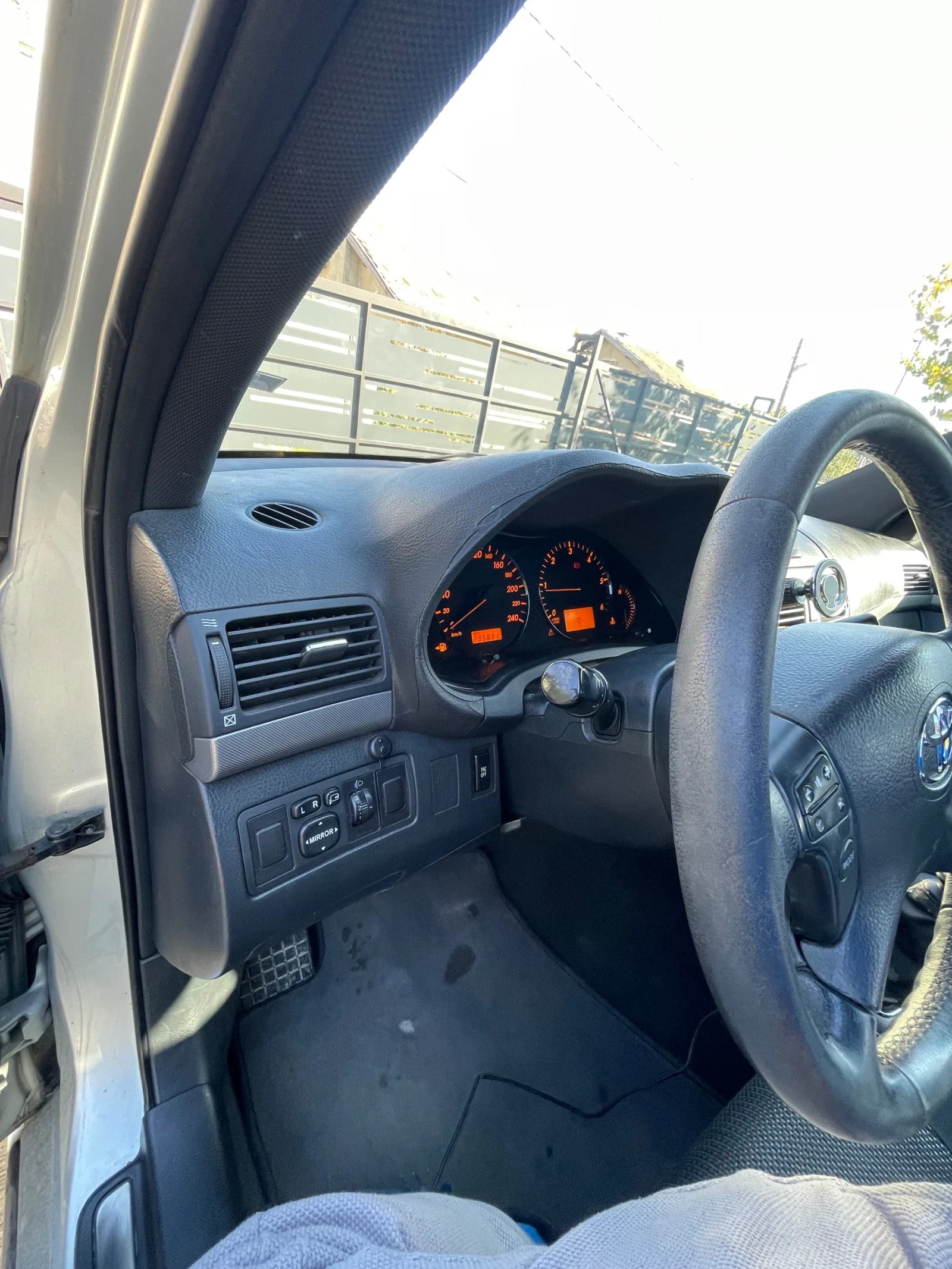 Toyota Avensis 2.0 D4D - изображение 8