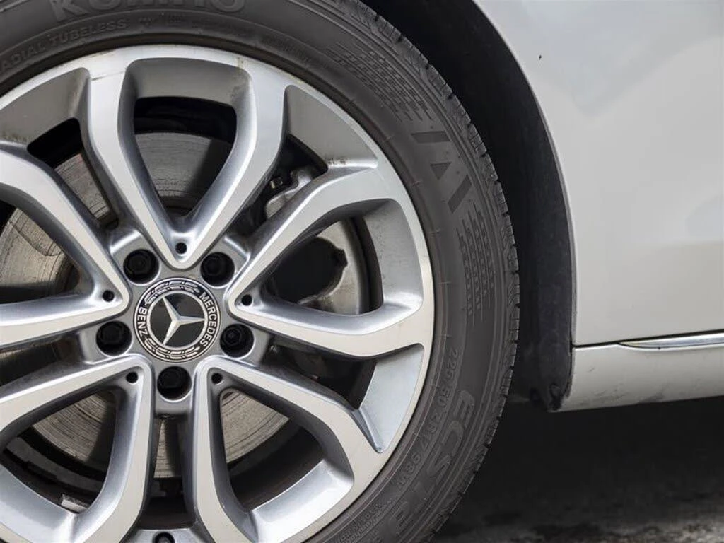 Mercedes-Benz C 300 4matic * CARFAX * АвтоКредит * (ЦЕНА ДО БГ) - изображение 6