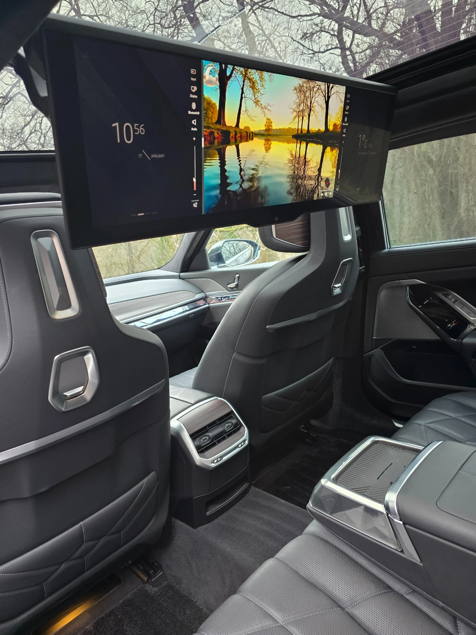 BMW i7 xDrive60, 4x4, HUD, Theater, 360 | Mobile.bg � ����������� 15