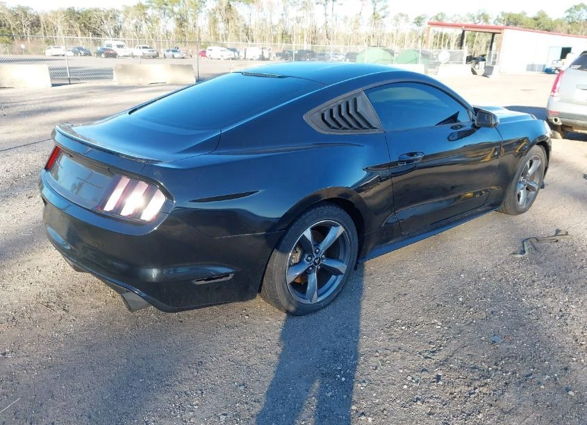 Ford Mustang  - изображение 4