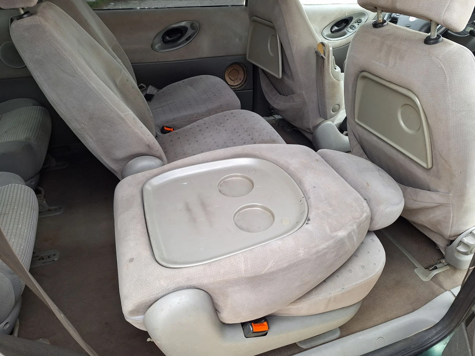 VW Sharan 1.9 tdi 6+ 1, снимка 13 - Автомобили и джипове - 53723212