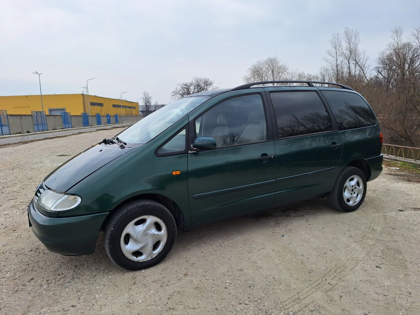 VW Sharan 1.9 tdi 6+ 1, снимка 2 - Автомобили и джипове - 53723212