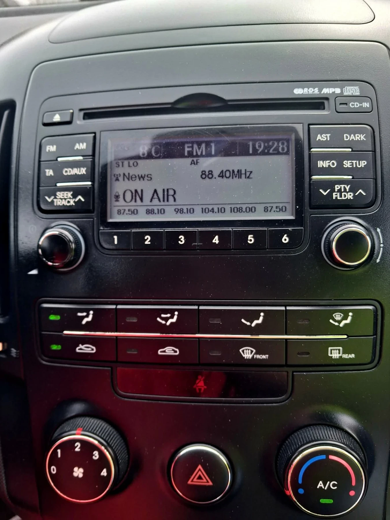 Hyundai I30 ФИФА едишън , снимка 13 - Автомобили и джипове - 53927862