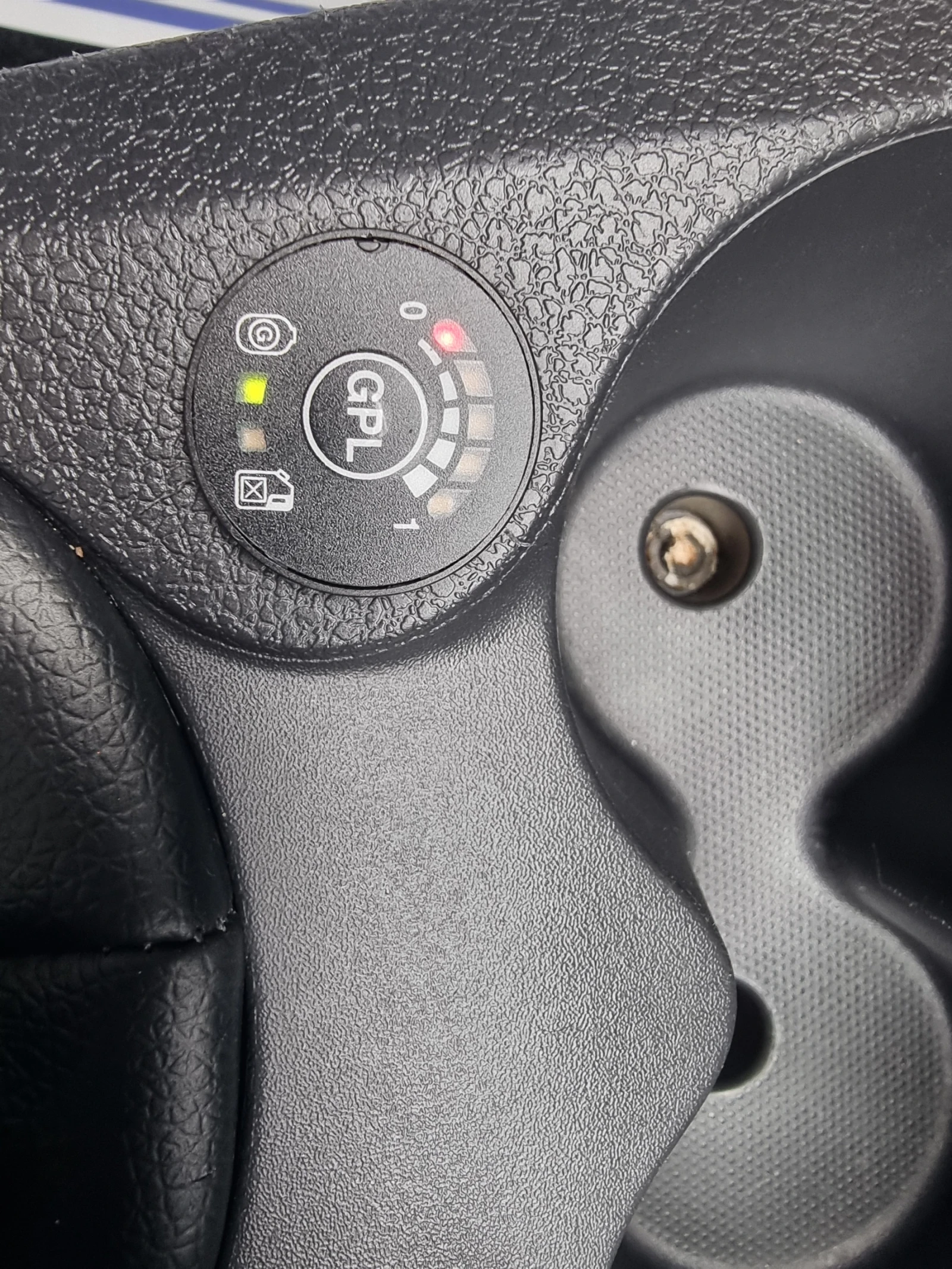 Dacia Sandero 1.2i * ГАЗ-БЕНЗИН* , снимка 15 - Автомобили и джипове - 54081177