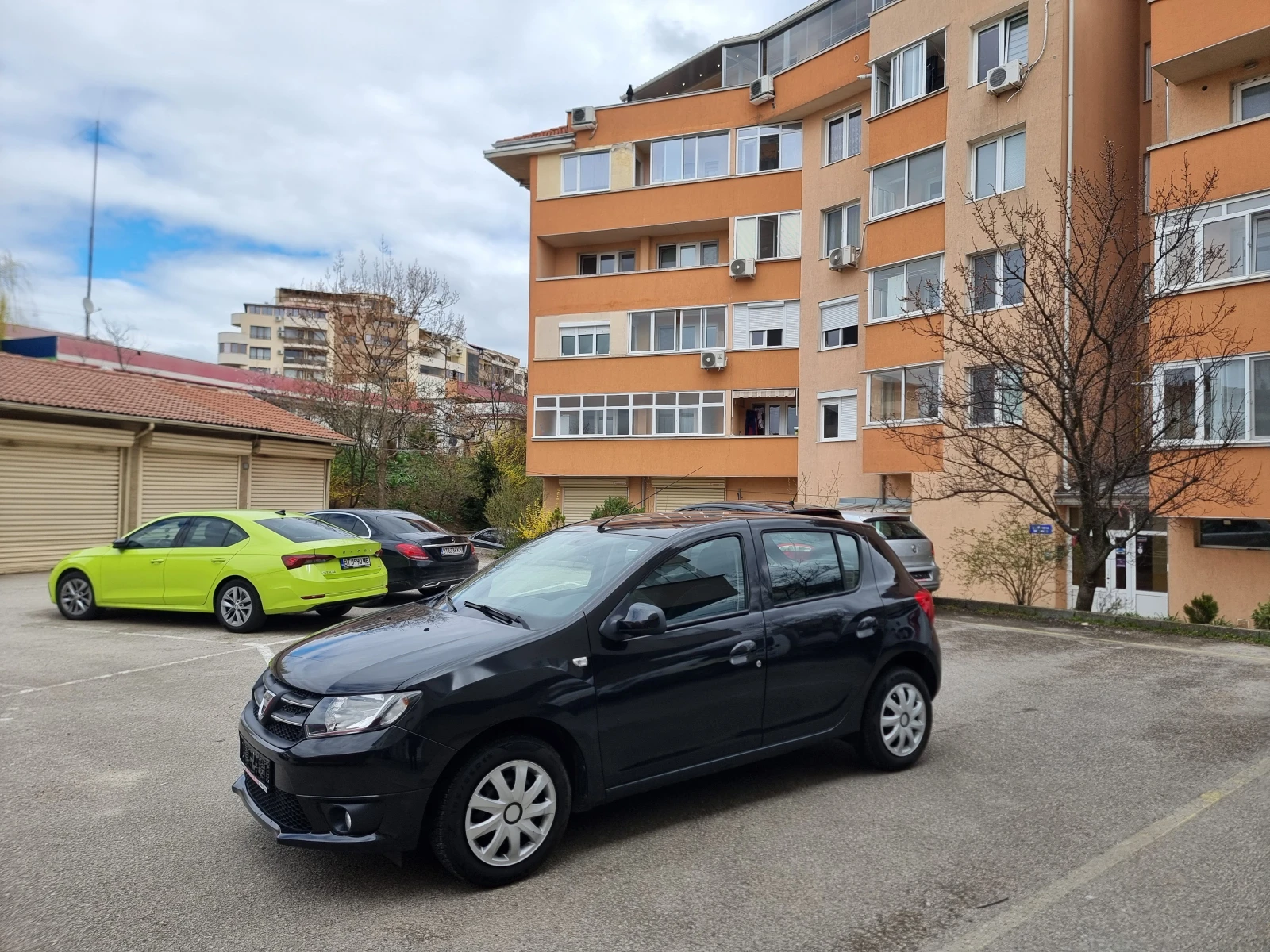 Dacia Sandero 1.2i * ГАЗ-БЕНЗИН* , снимка 9 - Автомобили и джипове - 54081177
