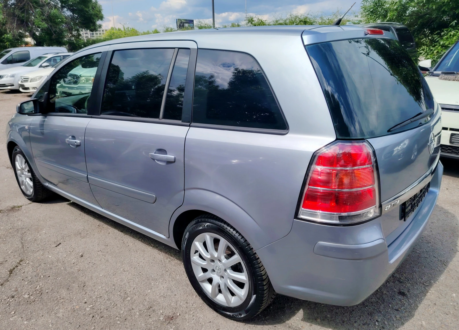 Opel Zafira 1.8i/6+ 1места, снимка 8 - Автомобили и джипове - 54637701