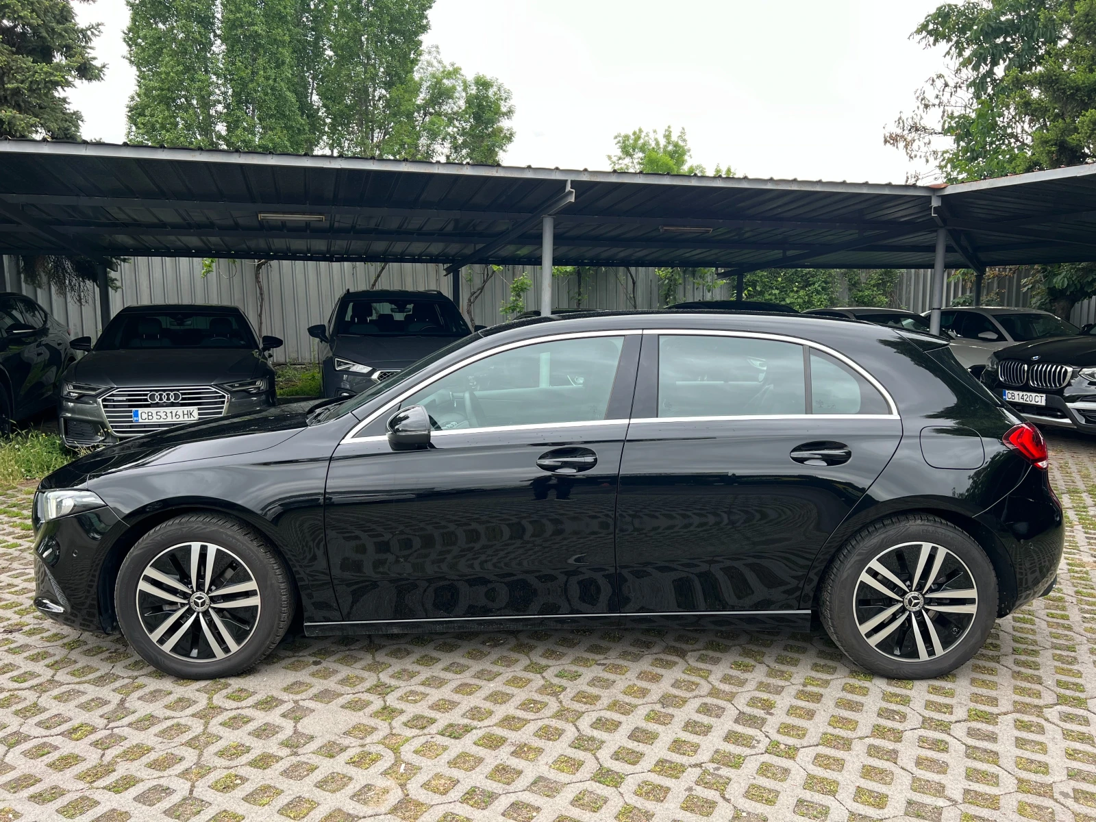 Mercedes-Benz A 180 1.3T , снимка 3 - Автомобили и джипове - 54644262