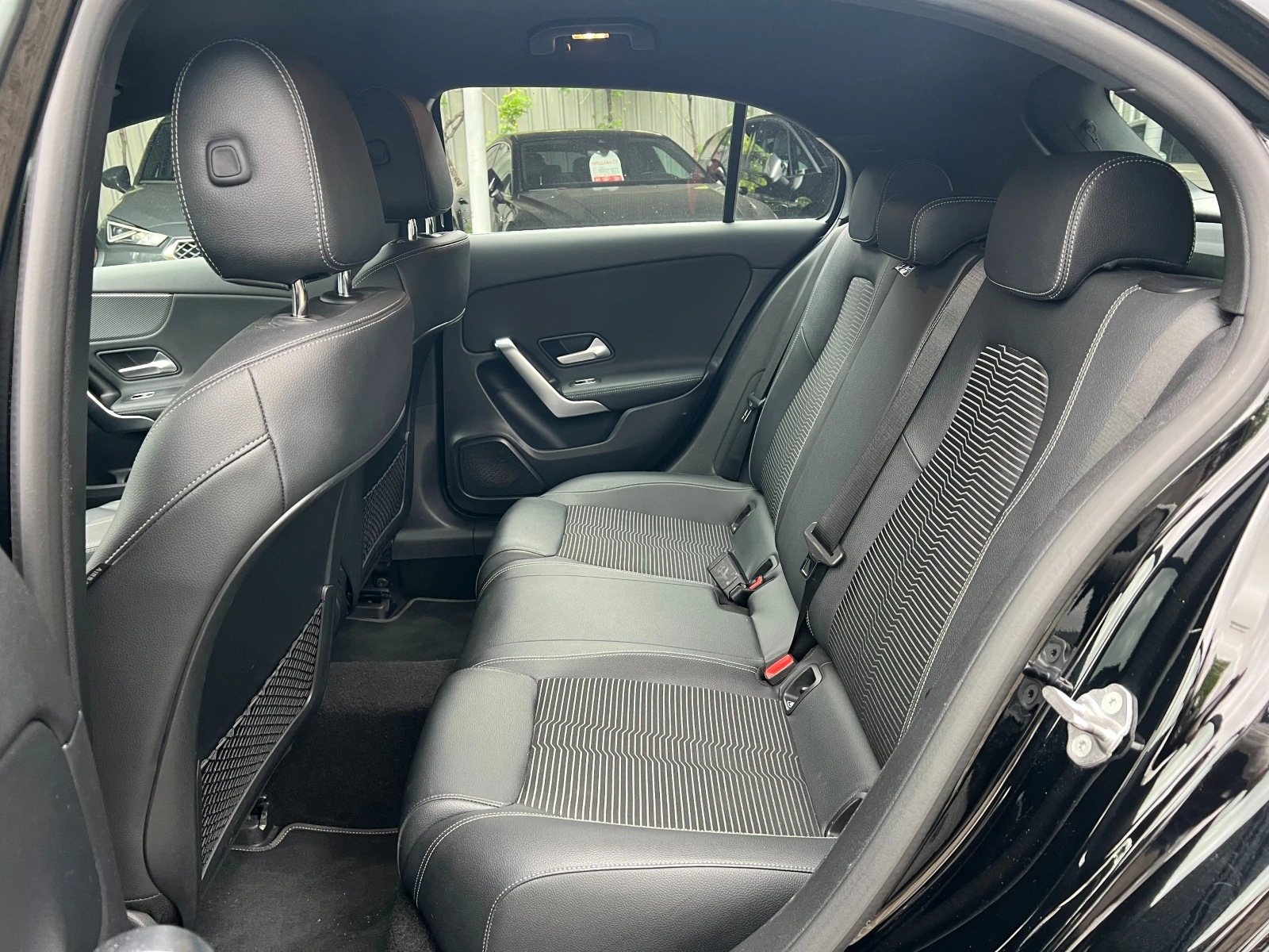 Mercedes-Benz A 180 1.3T , снимка 9 - Автомобили и джипове - 54644262
