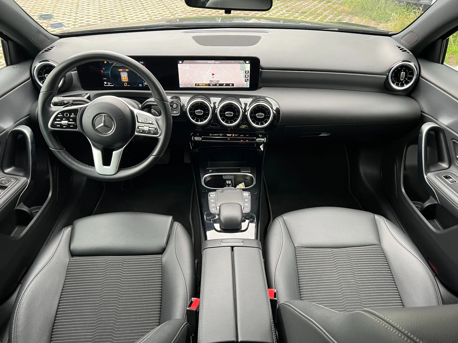 Mercedes-Benz A 180 1.3T , снимка 7 - Автомобили и джипове - 54644262