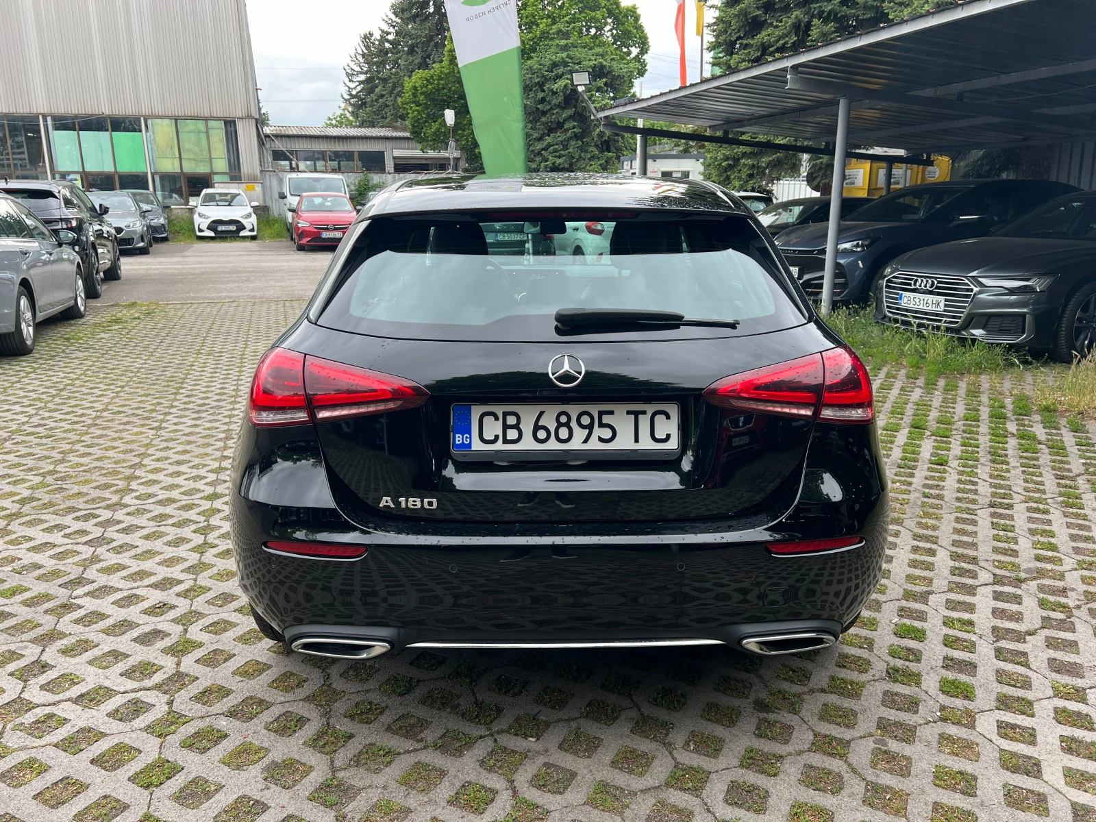 Mercedes-Benz A 180 1.3T , снимка 4 - Автомобили и джипове - 54644262