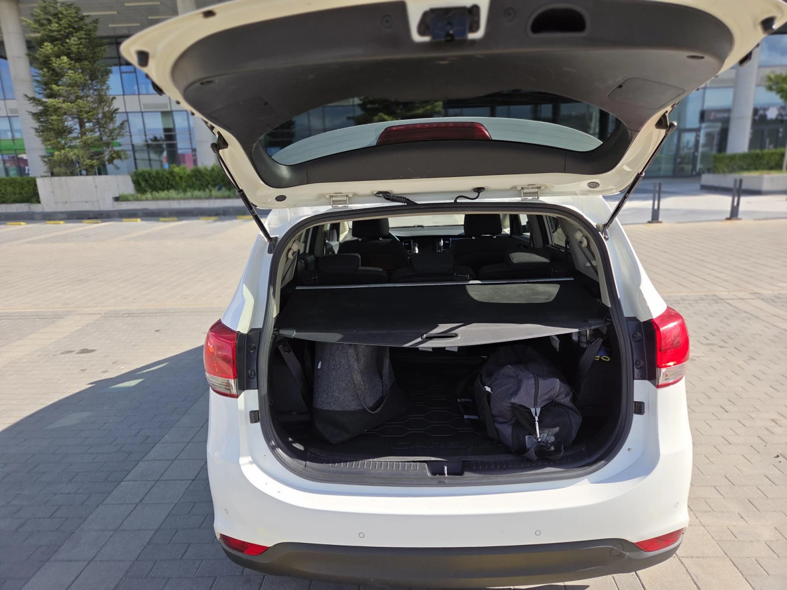Kia Carens, снимка 3 - Автомобили и джипове - 55032928