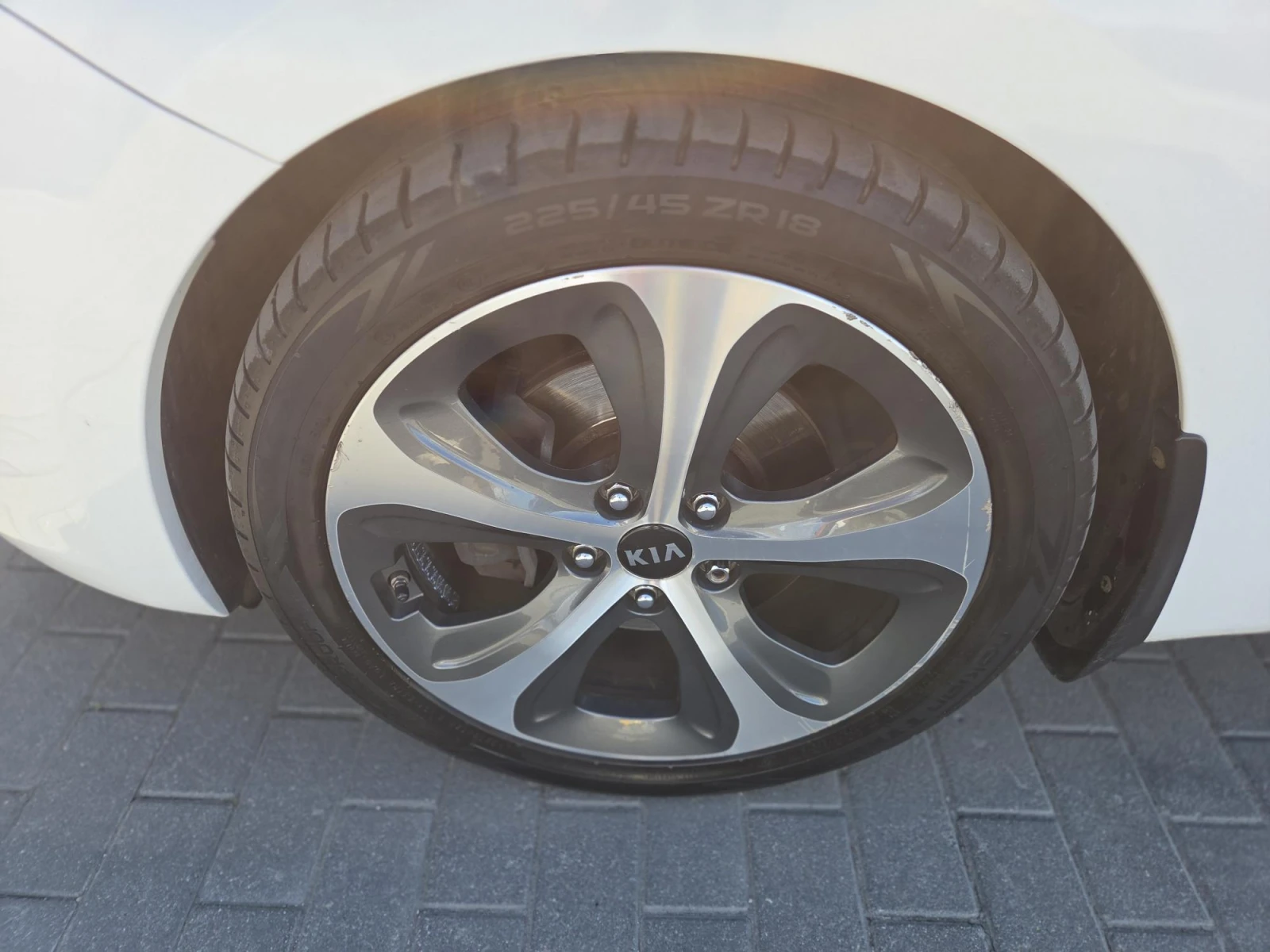 Kia Carens, снимка 6 - Автомобили и джипове - 55032928